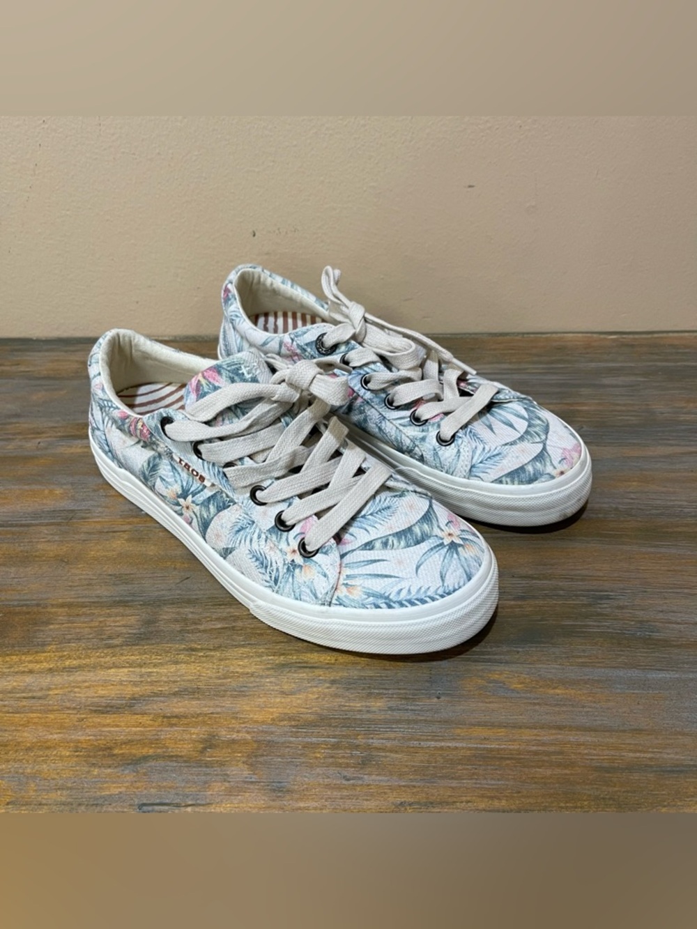 Taos Footwear Floral Light Blue Canvas Sneakers